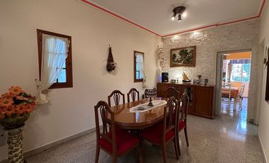 Casa 2/3 Dorm-Pileta-Cochera barrio Sur