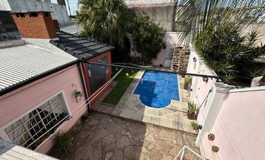 Casa 2/3 Dorm-Pileta-Cochera barrio Sur