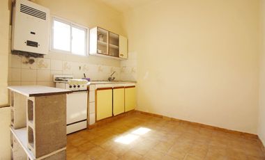 VENTA BLOCK  2 LOCALES MAS 3 VIVIENDAS LOTE LIBRE