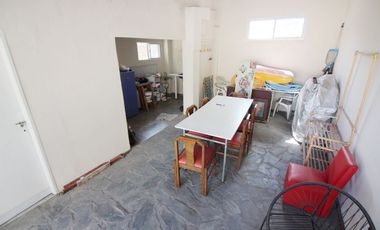 VENTA BLOCK  2 LOCALES MAS 3 VIVIENDAS LOTE LIBRE