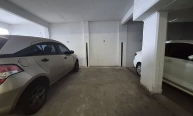 cochera centrica en venta
