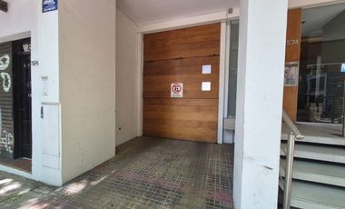 cochera centrica en venta