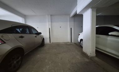 cochera centrica en venta