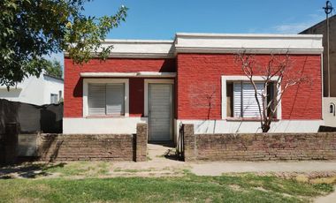 VENTA CASA 2 dormitorios en  San Carlos Sud.-