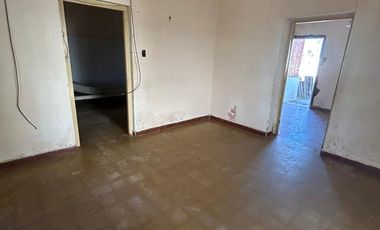 VENTA CASA 2 dormitorios en  San Carlos Sud.-