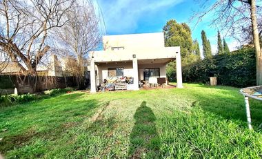CASA EN VENTA EN PEHUAJÓ CON PILETA