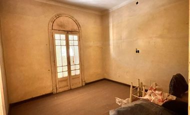 Venta casa a refaccionar 3 de Febrero 3400