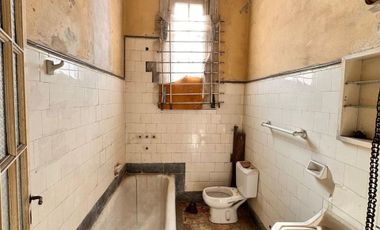 Venta casa a refaccionar 3 de Febrero 3400