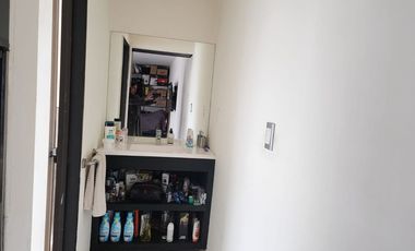 EN VENTA CASA CON MONOAMBIENTE - PLOTTIER