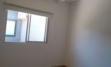 EN VENTA CASA CON MONOAMBIENTE - PLOTTIER