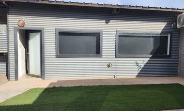 EN VENTA CASA CON MONOAMBIENTE - PLOTTIER