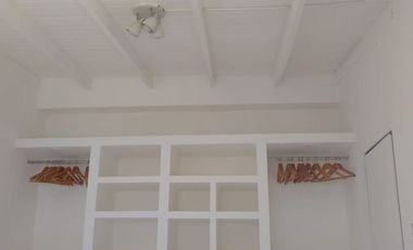 EN VENTA CASA CON MONOAMBIENTE - PLOTTIER