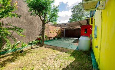 CASA EN VENTA EN MONTE GRANDE SOBRE LOTE DE 220 M2