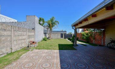 CASA EN VENTA LA PLATA 2 DORMITORIOS