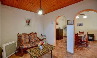 CASA EN VENTA LA PLATA 2 DORMITORIOS