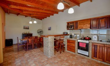CASA EN VENTA LA PLATA 2 DORMITORIOS