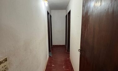 CASA EN VENTA EN BARRIO PANDO, ZONA SUR GOYA