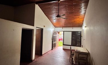 CASA EN VENTA EN BARRIO PANDO, ZONA SUR GOYA