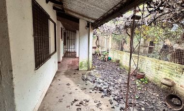 CASA EN VENTA EN BARRIO PANDO, ZONA SUR GOYA