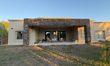 VENTA DE CASA BARRIO PRIVADO 