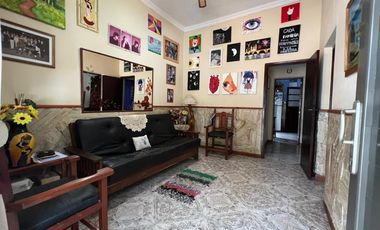 SE VENDE CASA 4 DORM B° AMEGHINO, V.M. C/ESCRITURA