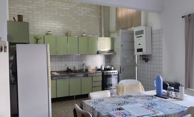 VENTA CASA 4 HABITACIONES, BARRIO CATEDRAL
