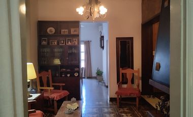 VENTA CASA 4 HABITACIONES, BARRIO CATEDRAL