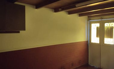 VENTA CASA 4 HABITACIONES, BARRIO CATEDRAL