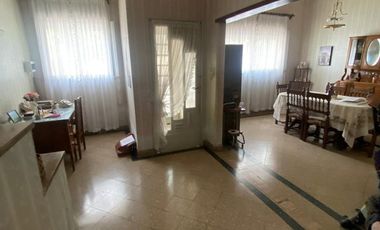 CASA EN VENTA CON GRAN UBICACION Y POTENCIAL