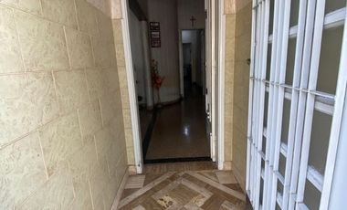 CASA EN VENTA CON GRAN UBICACION Y POTENCIAL