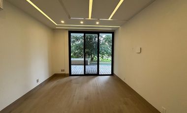Casa en renta con vista a campo y lago en la privada Kilil, Yucatán Country Club