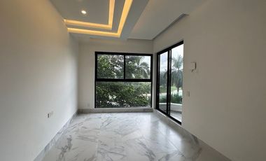 Casa en renta con vista a campo y lago en la privada Kilil, Yucatán Country Club