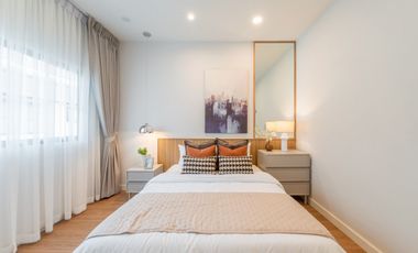 5 Bedroom House for sale at Graceland