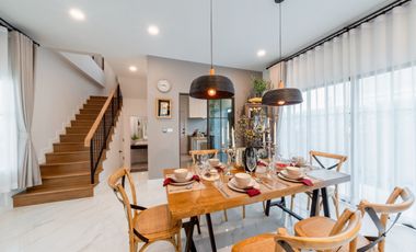 4 Bedroom House for sale at Graceland