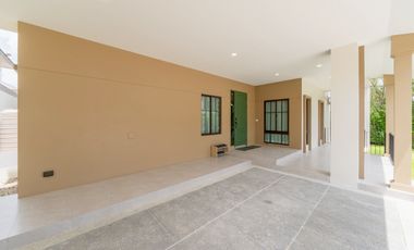 4 Bedroom House for sale at Graceland