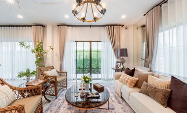 4 Bedroom House for sale at Graceland
