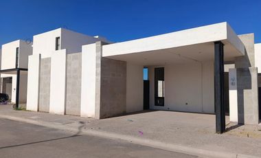 CASA CON ALBERCA Y JACUZZI, AMUEBLADA EN RENTA SECTOR VIÑEDOS, TORREÓN ,COAH.
