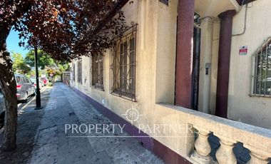 Local comercial esquina en Av. Pedro de Valdivia muy cerca de la estación del Metro Ñuñoa (Línea 3 y Línea 6).
