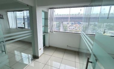Oficinas en renta en Periférico Sur | 50–100 m² con seguridad y estacionamiento