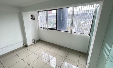 Oficinas en renta en Periférico Sur | 50–100 m² con seguridad y estacionamiento