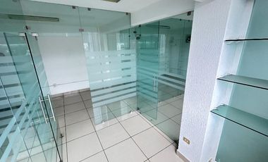 Oficinas en renta en Periférico Sur | 50–100 m² con seguridad y estacionamiento