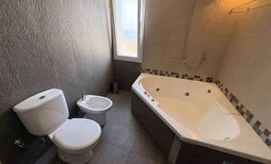 CASA EN VENTA 5 AMBIENTES CON JARDÍN, PILETA Y GRAN PLAYROOM – VICENTE LÓPEZ