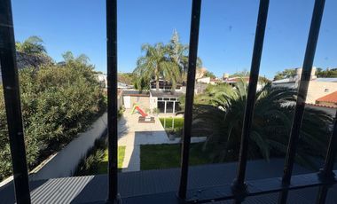 CASA EN VENTA 5 AMBIENTES CON JARDÍN, PILETA Y GRAN PLAYROOM – VICENTE LÓPEZ