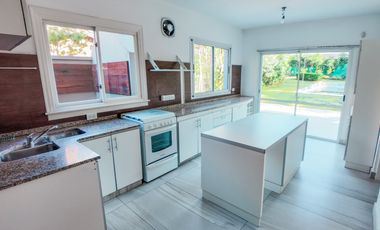 VENTA CASA 4 AMBIENTES - CLUB DE CAMPO PUEYRREDON - PILAR