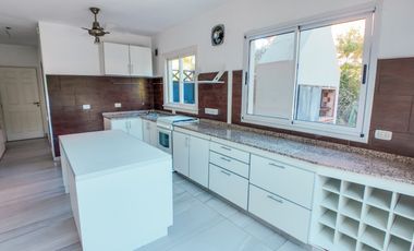 VENTA CASA 4 AMBIENTES - CLUB DE CAMPO PUEYRREDON - PILAR