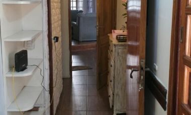ALQUILER: Hermoso Chalet Dividido en Departamentos - ISIDRO CASANOVA