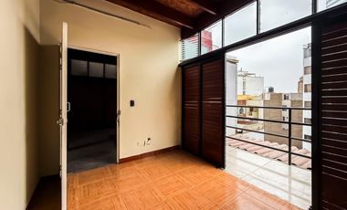 Inversion En Surco – 267 M² Construidos | 6 Niveles