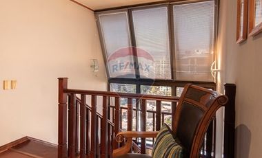 Vista 360° a ciudad y club de golf