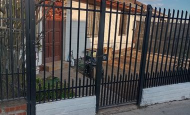 CASA 3D 1B ESTACIONAMIENTO PLAZA OESTE