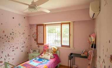 Casa en Alquiler   6 ambientes con Jardín y Pileta en FLORIDA